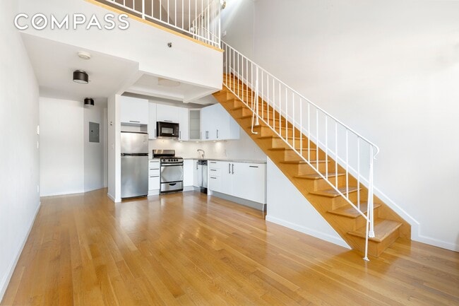 Building Photo - Spacious duplex in South Slope