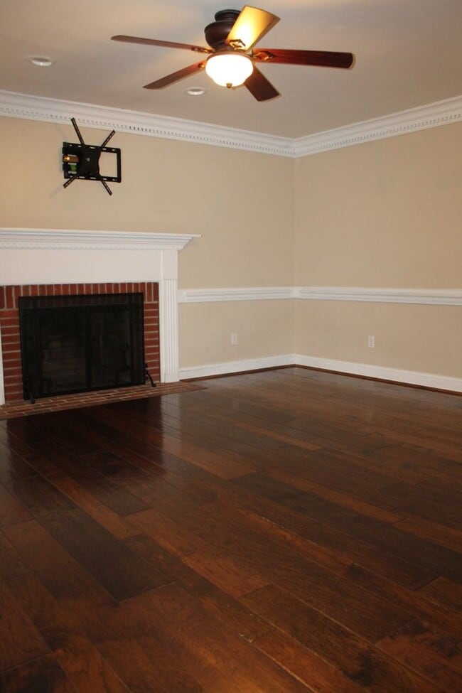 Building Photo - 149 S Marion Dr