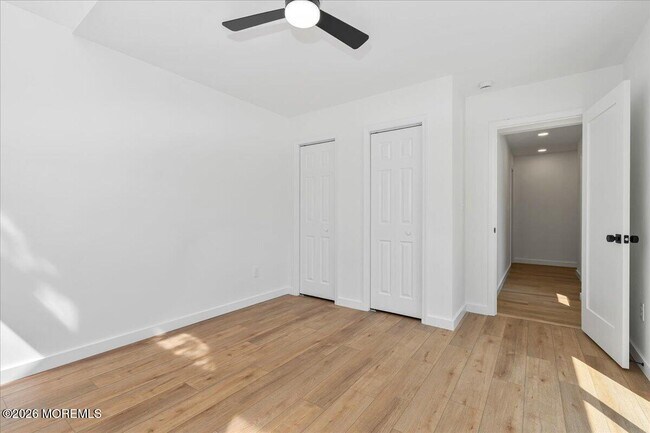 Building Photo - 501 Azalea Dr