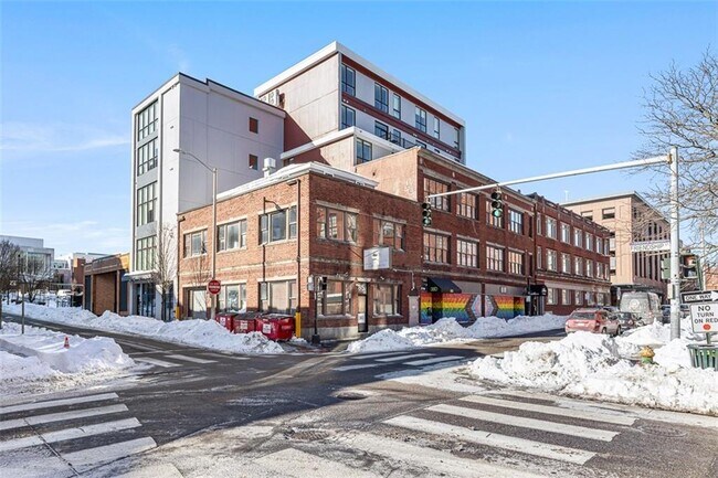 Building Photo - 71 Richmond St