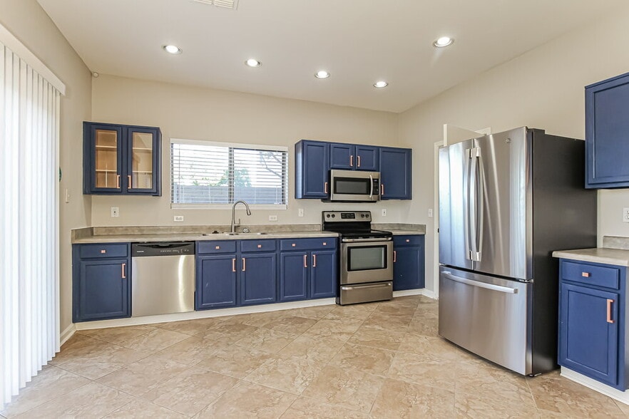 Building Photo - 11552 E Flower Cir