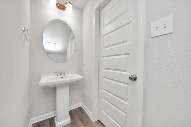 Building Photo - 15523 Foresail Ln