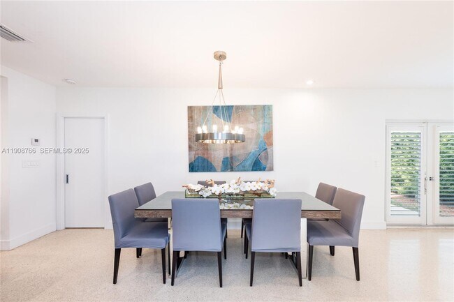 Building Photo - 829 Malaga Ave