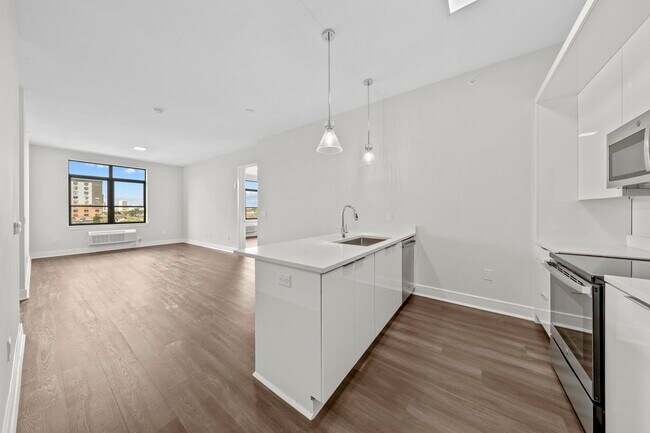 Primary Photo - 121 34th St