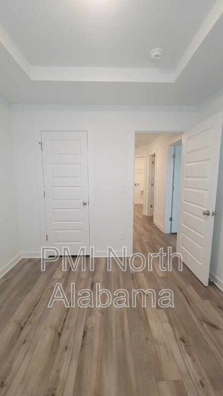 Building Photo - 7589 Discovery Pt Dr NW