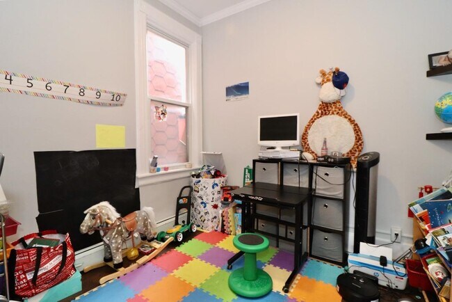 Building Photo - 19 Graham St