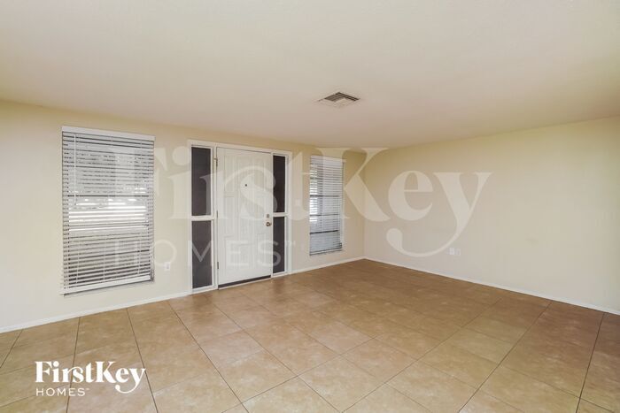 Building Photo - 10134 Oleander Dr