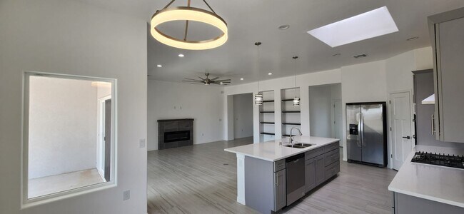 Building Photo - 3049 Chippewa Summit