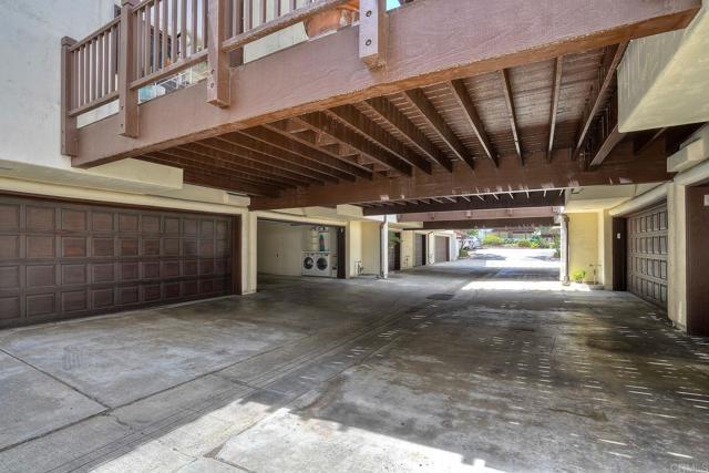 Building Photo - 8608 Villa La Jolla Dr