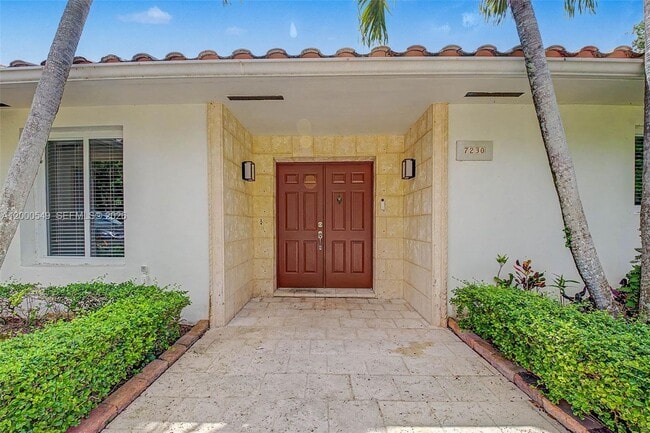 Building Photo - 7230 SW 104th St