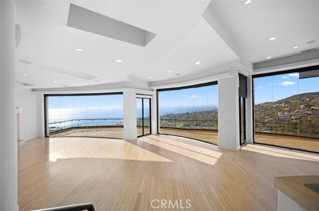 Building Photo - 648 Mystic View