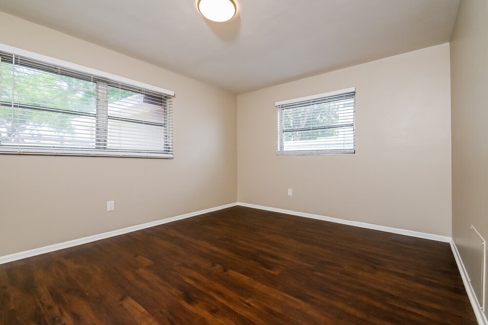 Building Photo - 712 Canterbury Rd