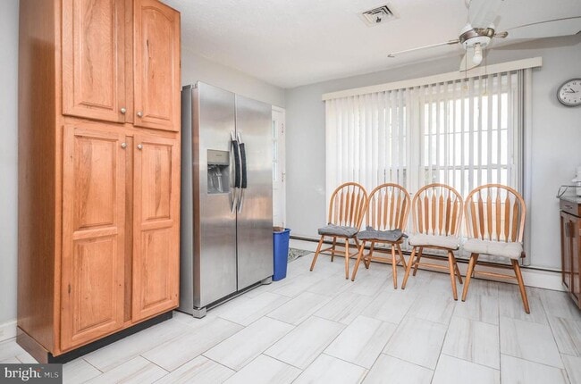 Building Photo - 9801 Belhaven Rd