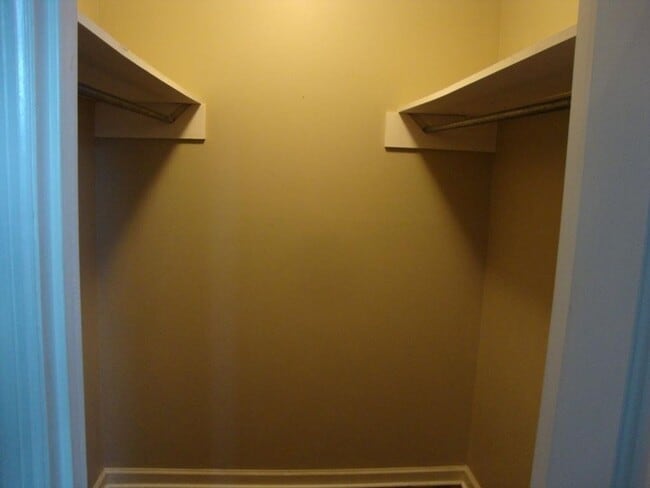 Building Photo - 5759 Brentwood Trace