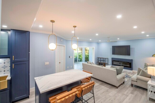 Building Photo - 4501 Fairway Dr N