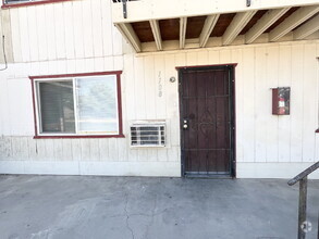 Building Photo - Merced: $975 1 bed 1 bath downstairs unit
