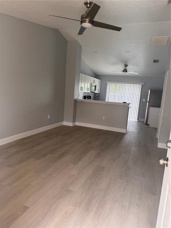 Building Photo - 1125 E Rohe St