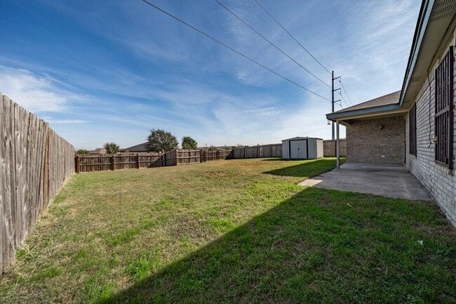 Building Photo - 3211 Tom Lockett Dr