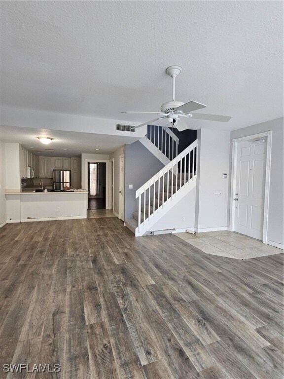Building Photo - 28279 Jeneva Way