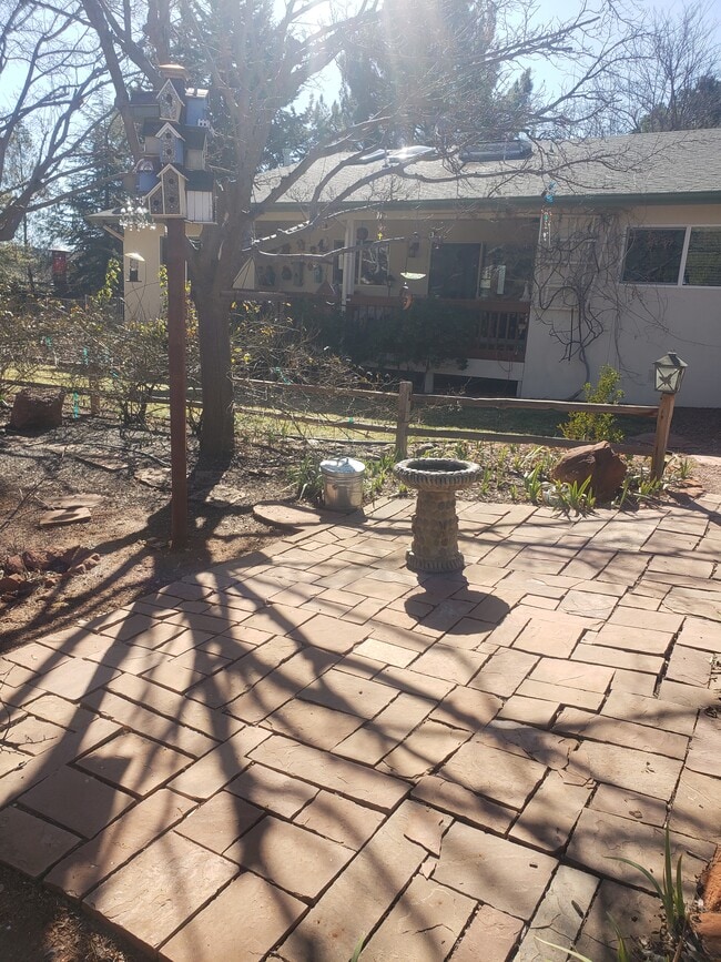 Primary Photo - 70 Red Fox Ln