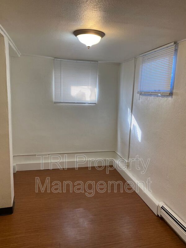 Building Photo - 2200 9th St