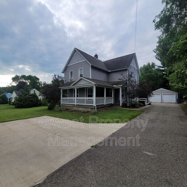 Building Photo - 714 4 Mile Rd NW