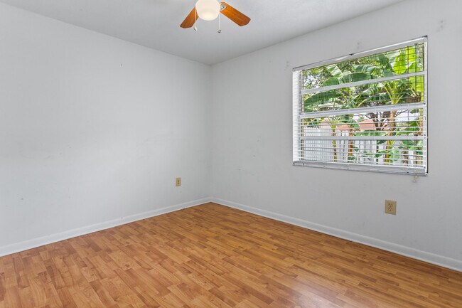 Building Photo - 13945 Langley Pl