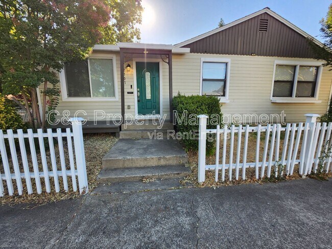 Primary Photo - 2701 42nd St
