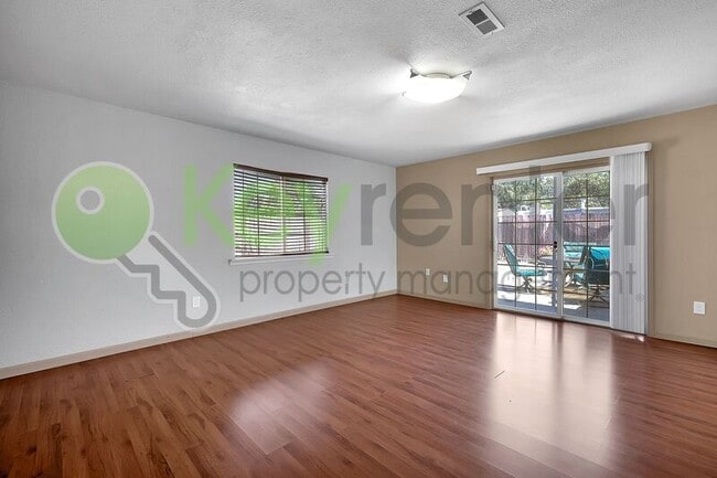 Building Photo - 7137 Reyn Oaks Way