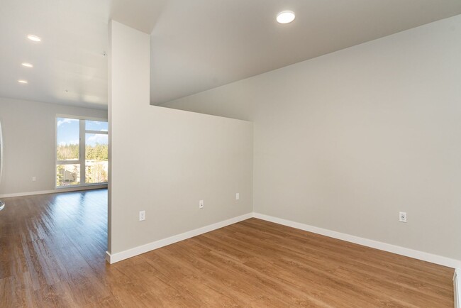 Building Photo - 1Bd/1Ba Bellevue Condo