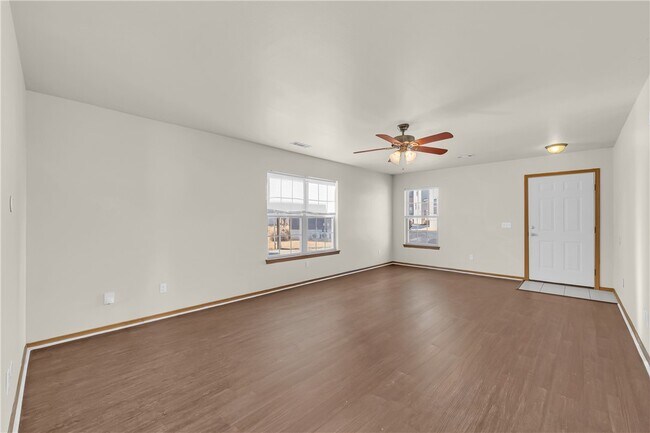 Building Photo - 2970 W Old Farmington Rd