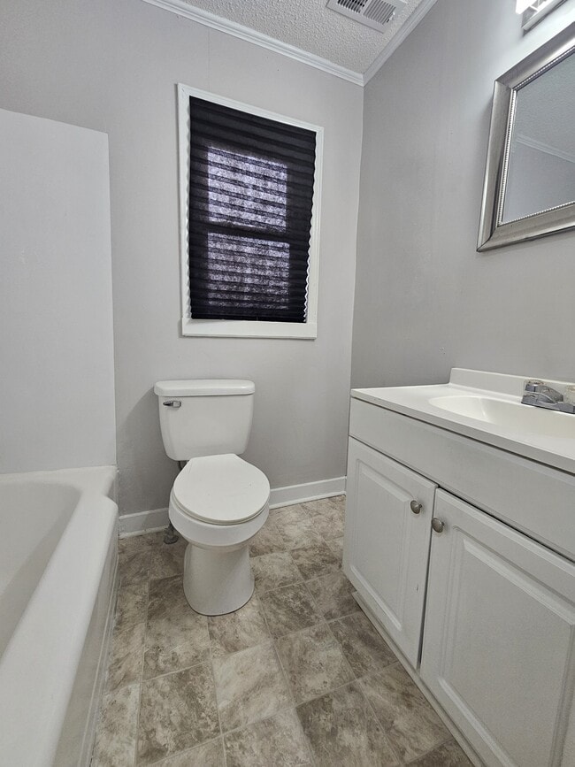 Building Photo - 2034 Jenkins Dairy Rd