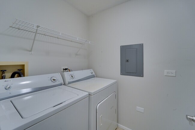 Building Photo - 160 Stirling Ln