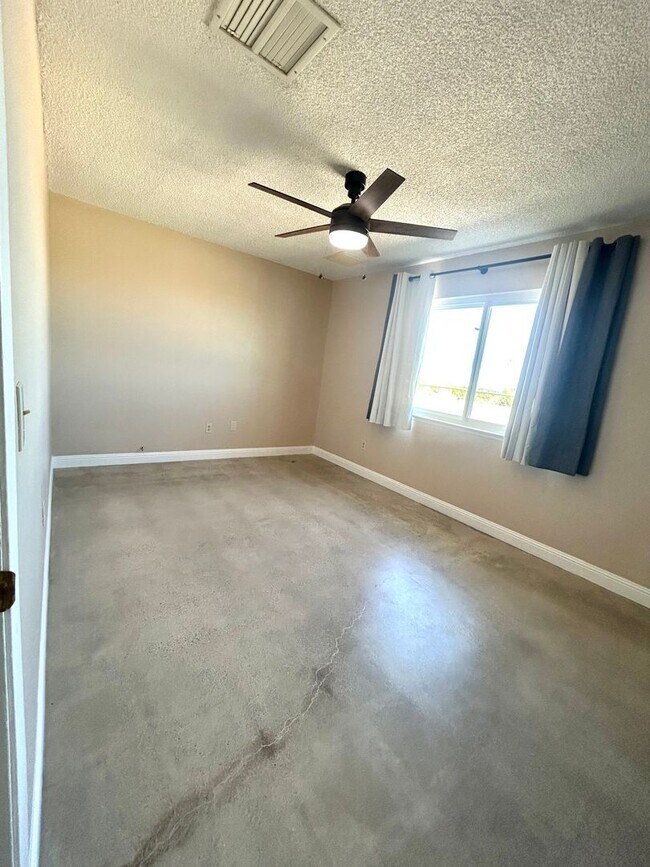 Building Photo - NEWLY RENOVATED 2 BEDROOM 1 BATHROOM HOME