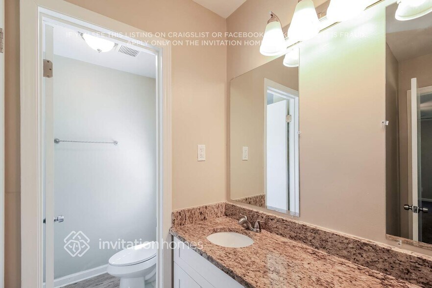 Building Photo - 3327 Salem E Dr SE