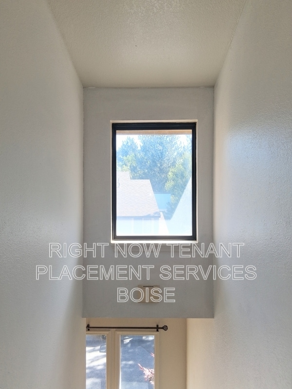 Building Photo - 1760 Woodbridge Ln