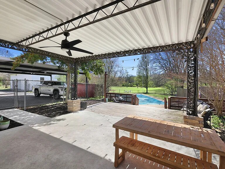 Building Photo - 436 Foothill Dr