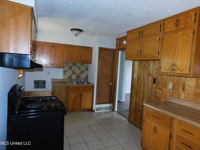 Building Photo - 7858 Cherry Valley Blvd