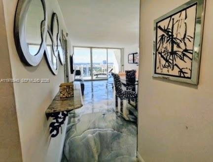 Building Photo - 2030 S Ocean Dr