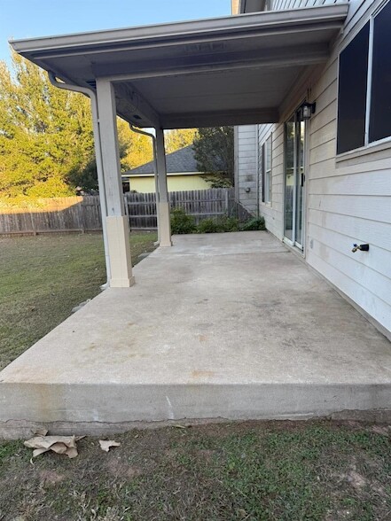 Building Photo - 612 Blair Ave