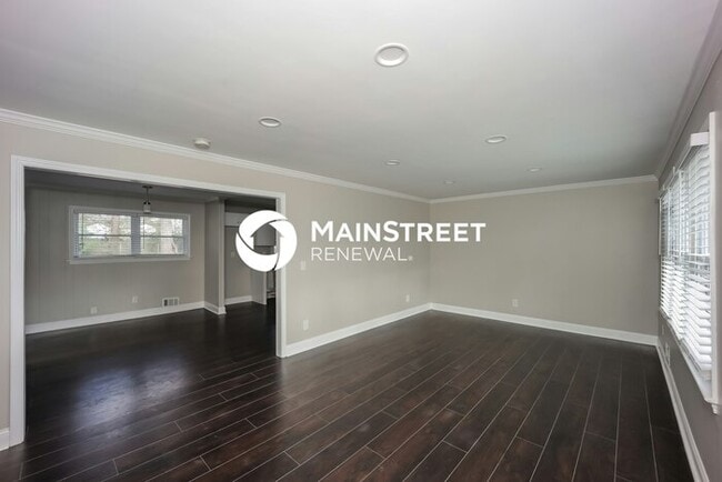 Building Photo - 3 Bedroom Pet-Friendly Home in College Park, GA with Main Street Renewal