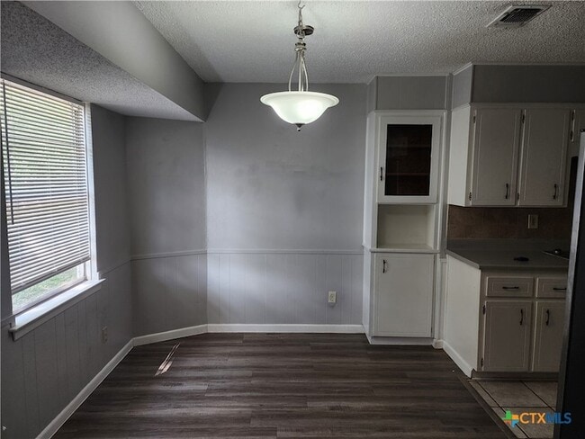 Building Photo - 1807 Janis Dr