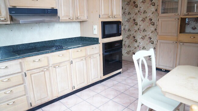 Building Photo - 6345 Morrowfield Ave