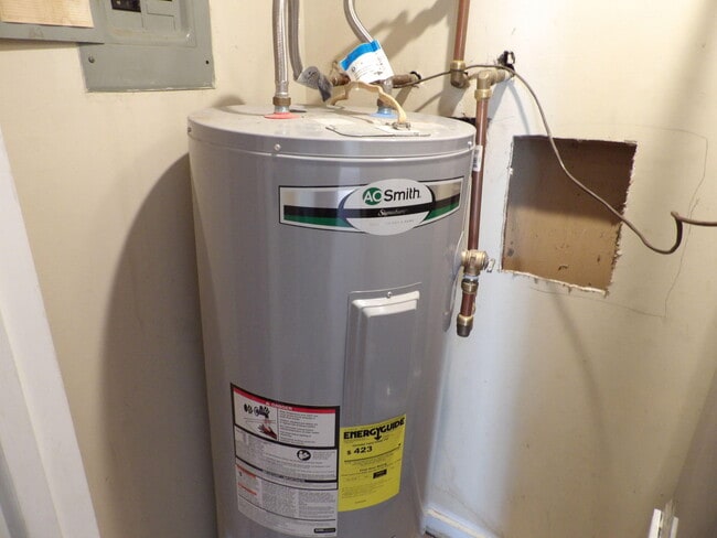 Building Photo - 35 Ashwood Ct