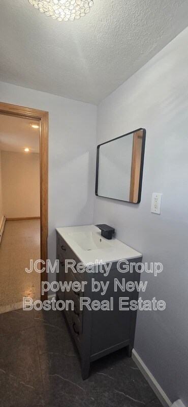 Building Photo - 120 Savage St