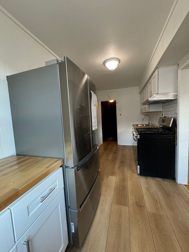 Kitchen 1 - 205 W Colonial St