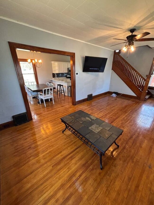 Building Photo - Four Bedroom, One Bathroom Single Family H...