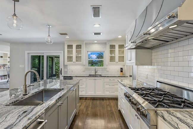 Building Photo - 3102 Foxfire Dr