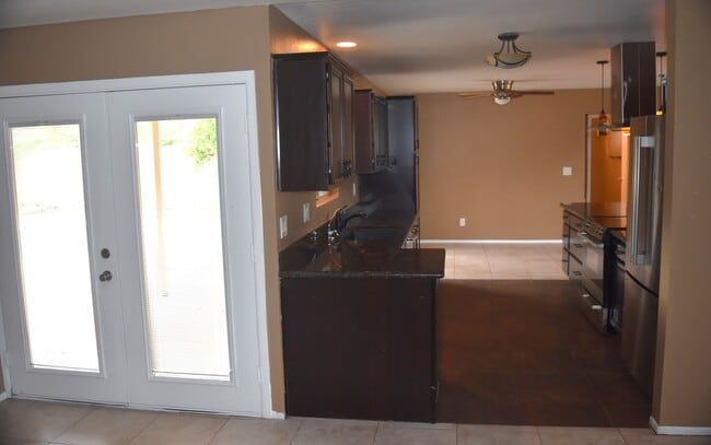 Building Photo - Awesome 5 Bed 2 Bath Home at ASU