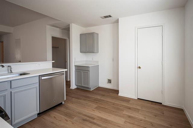 Building Photo - 8924 King Ranch Dr